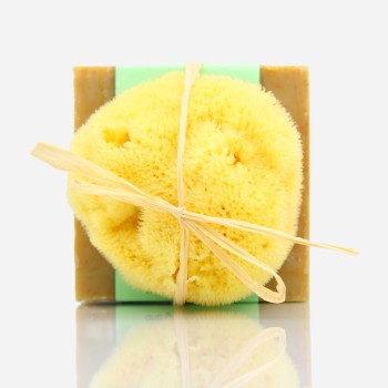 Απολεπιστικό σαπούνι με έλαιο αβοκάντο και τριμμένο αμύγδαλο και σφουγγάρι Καλύμνου για το πρόσωπο