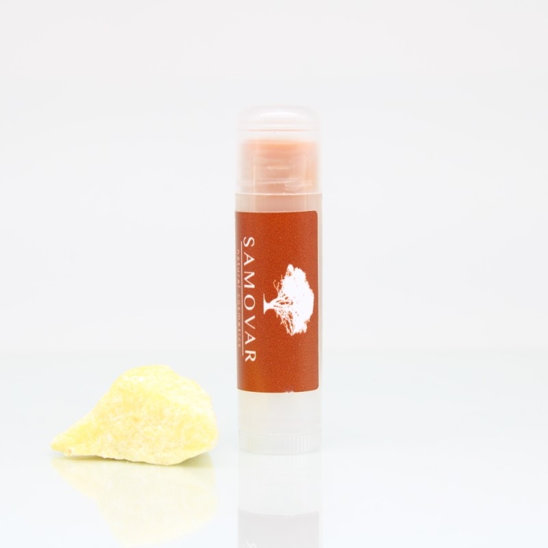 Lip balm stick με βούτυρα κακάο και καριτέ με φυσικό χρώμα