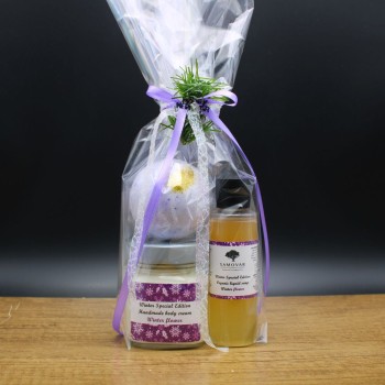 Σετ ενυδάτωσης και μπάνιου με άρωμα Winter flower σε συσκευασία δώρου