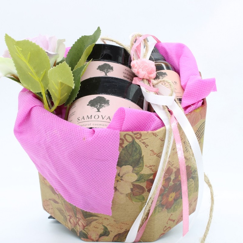 Προϊόντα αντιγήρανσης προσώπου με τριαντάφυλλο σε χάρτινο vintage κουτί