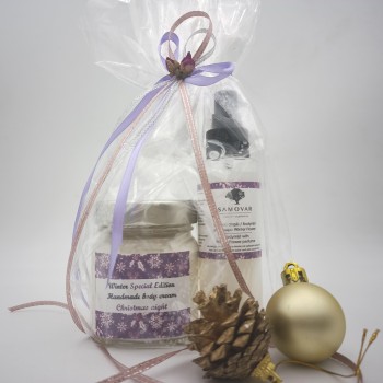Προϊόντα περιποίησης σώματος με άρωμα Winter Flower σε συσκευασία δώρου